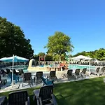 مكان تخييم Mobil Avec Terrasse - 6 Pers. - Api-1-52-2041 *