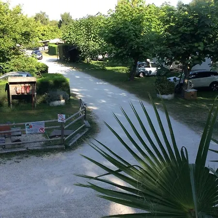 Kamp alanı Mobil Avec Terrasse - 6 Pers. - Api-1-52-2041 Grayan-et-l'Hopital
